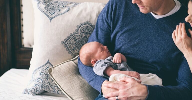 Parents with Baby (public domain)
