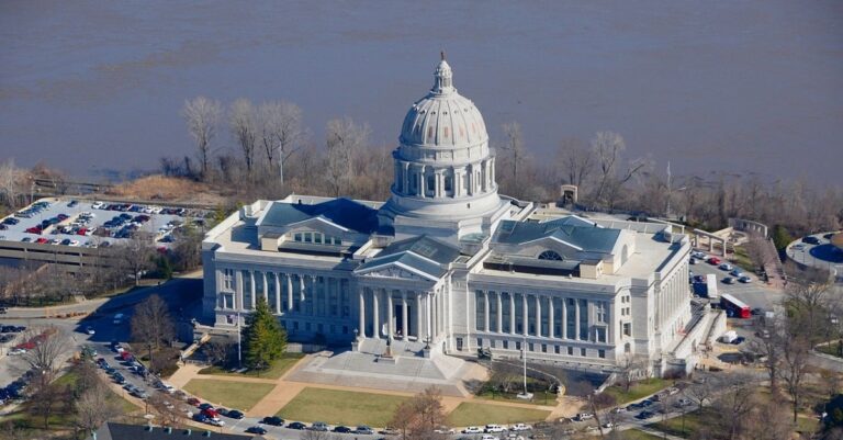 Missouri Capitol building (public domain image)